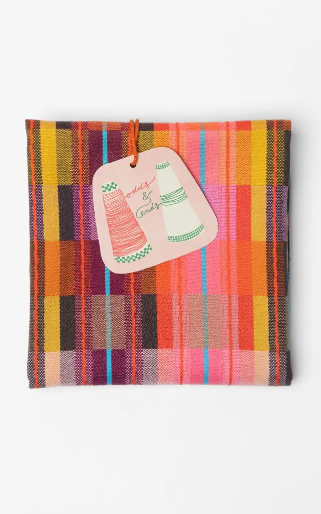 #108B_basket-teatowel-6.webp