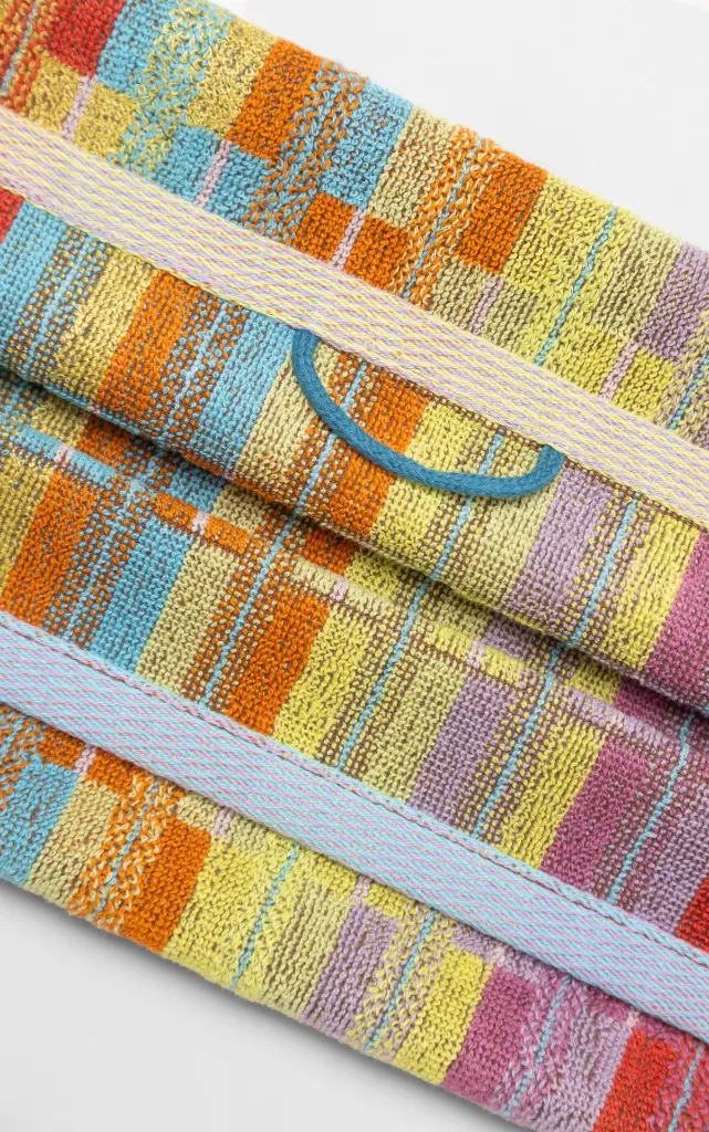 #109_basket-kitchentowel-5.webp